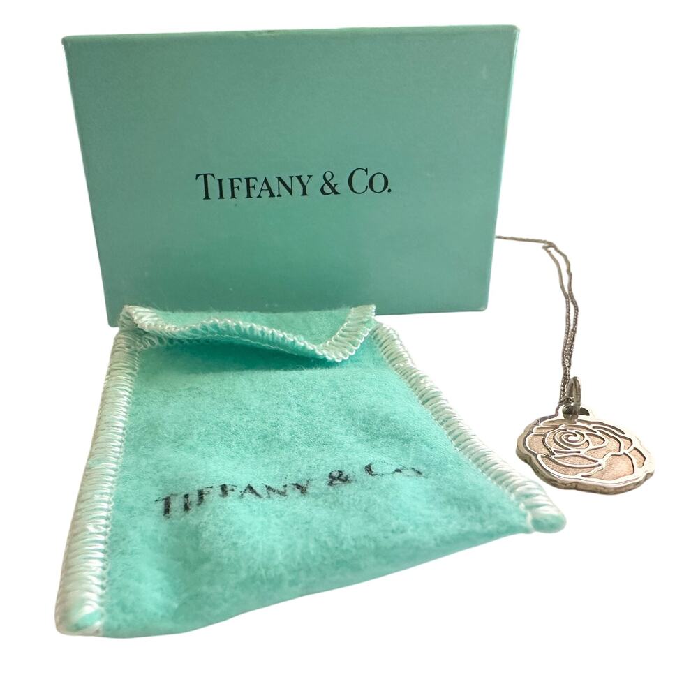 Tiffany and Co GO WOMEN 2017 Rose Necklace 16" - Picture 16 of 16